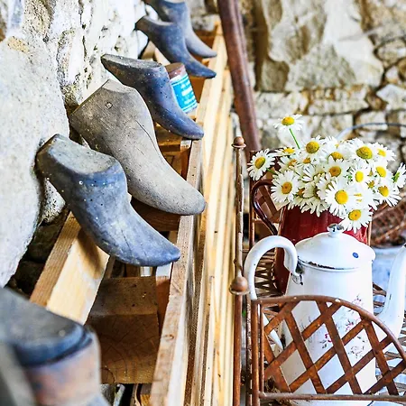 Les Tables De La Rousse ゲストハウス 3*