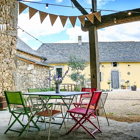 Les Tables De La Rousse Guest house *