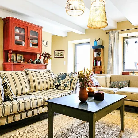 Les Tables De La Rousse Guest house *
