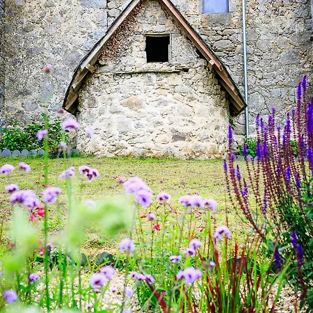 Les Tables De La Rousse