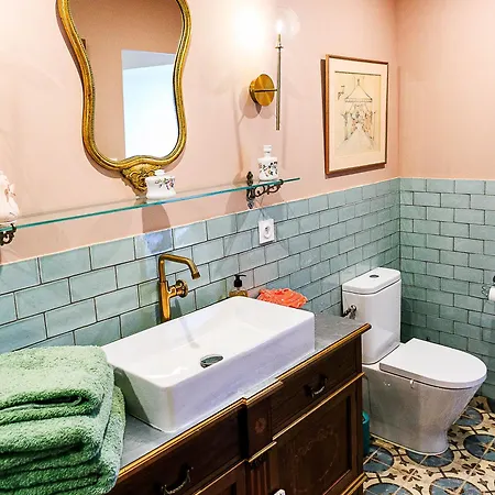 Les Tables De La Rousse Konukevi La Fouillade