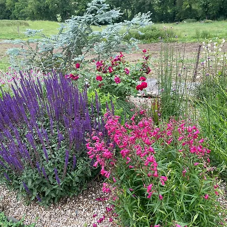 Les Tables De La Rousse La Fouillade