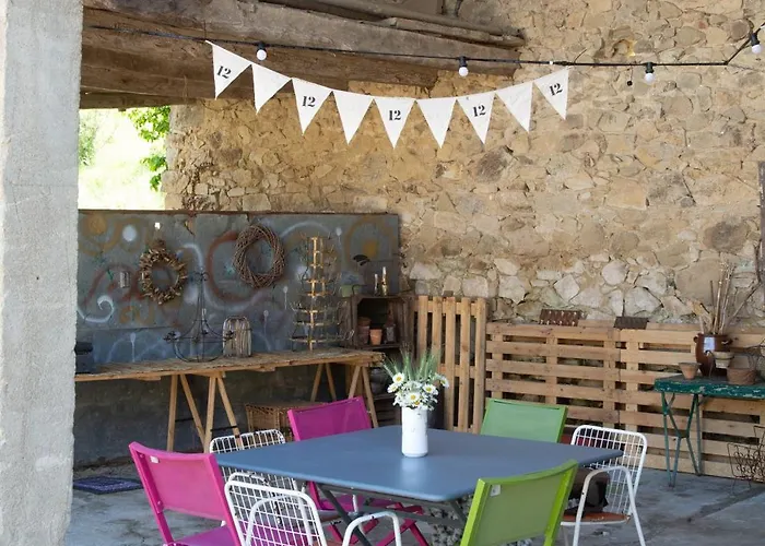 Les Tables De La Rousse Πανσιόν 3*