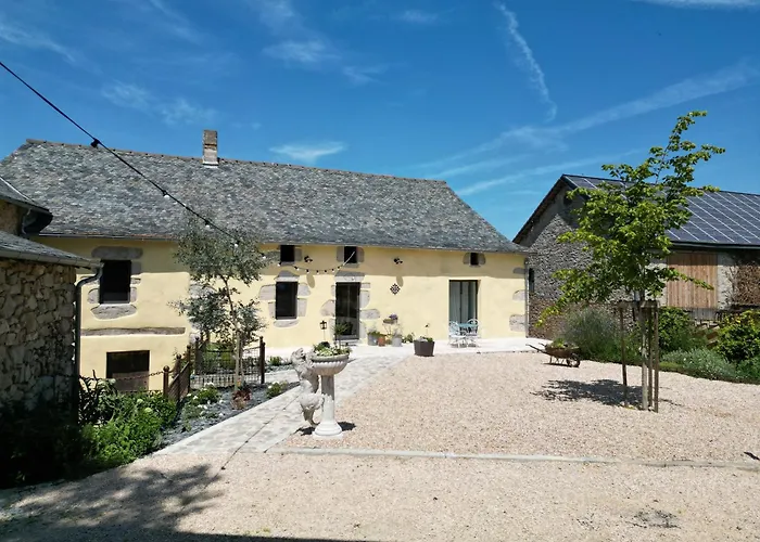 Πανσιόν Les Tables De La Rousse 3*