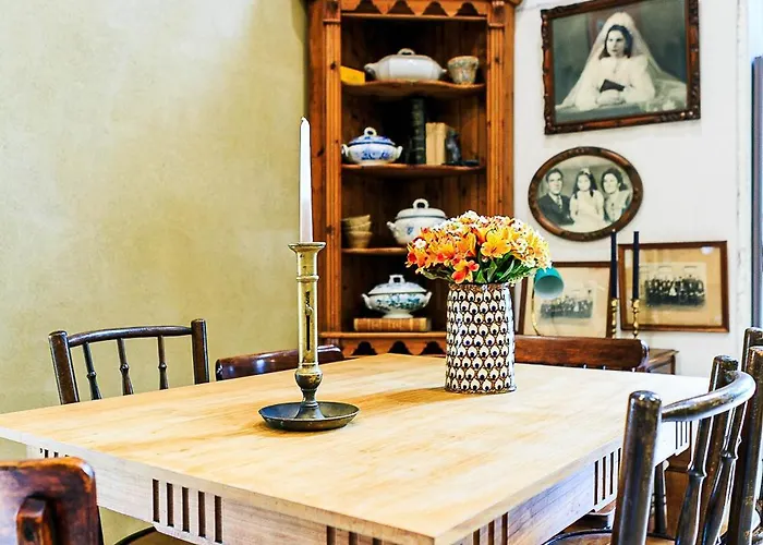 Les Tables De La Rousse Πανσιόν 3*