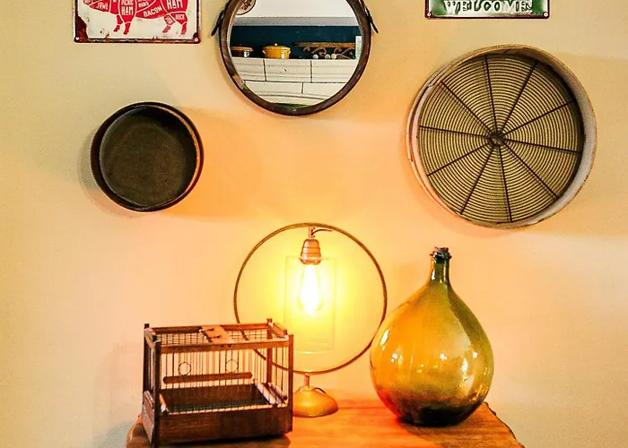 Les Tables De La Rousse Πανσιόν 3*