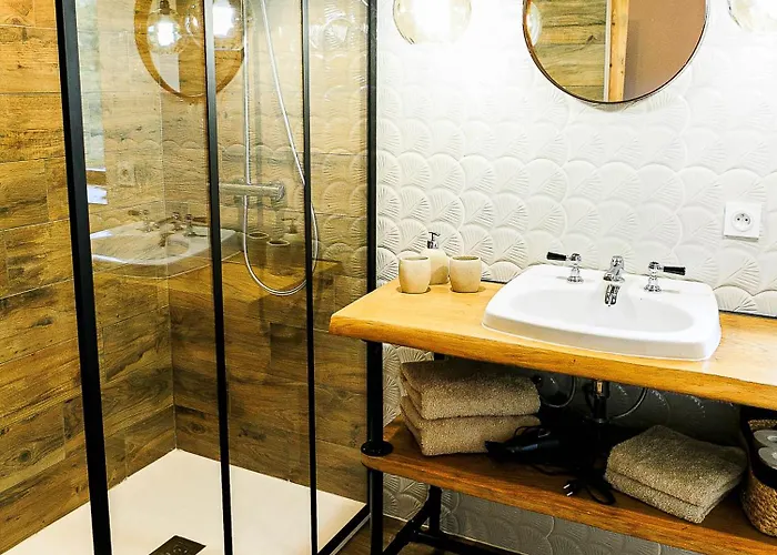 Les Tables De La Rousse 3*