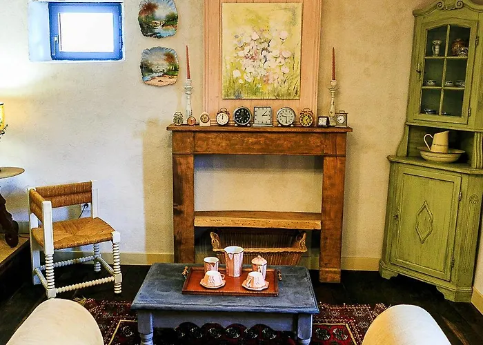 Πανσιόν Les Tables De La Rousse 3*