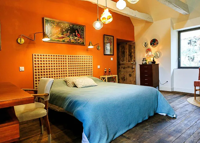 Πανσιόν Les Tables De La Rousse