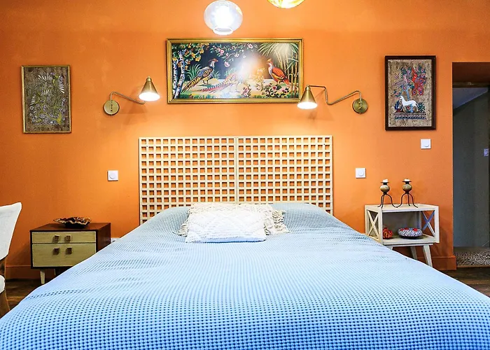 Les Tables De La Rousse